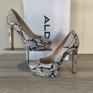 New In Box Edaressa Snakeskin ALDO Pumps Sz 6